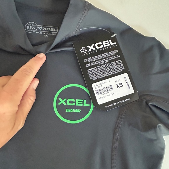 XCEL Rash Guard - Picture 4 of 4